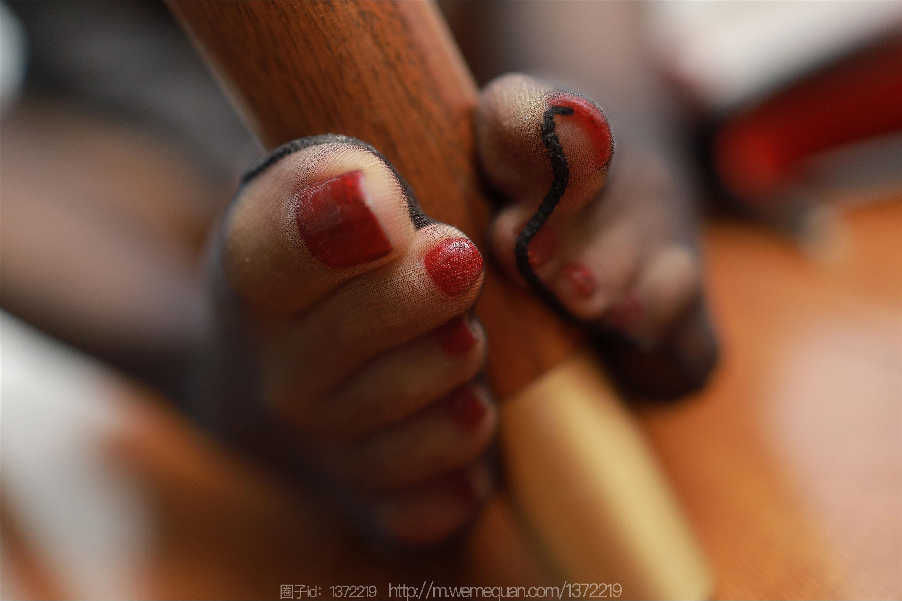 IESS异思趣向  2023.02.15 丝享家 1362 美子《桌底游戏》